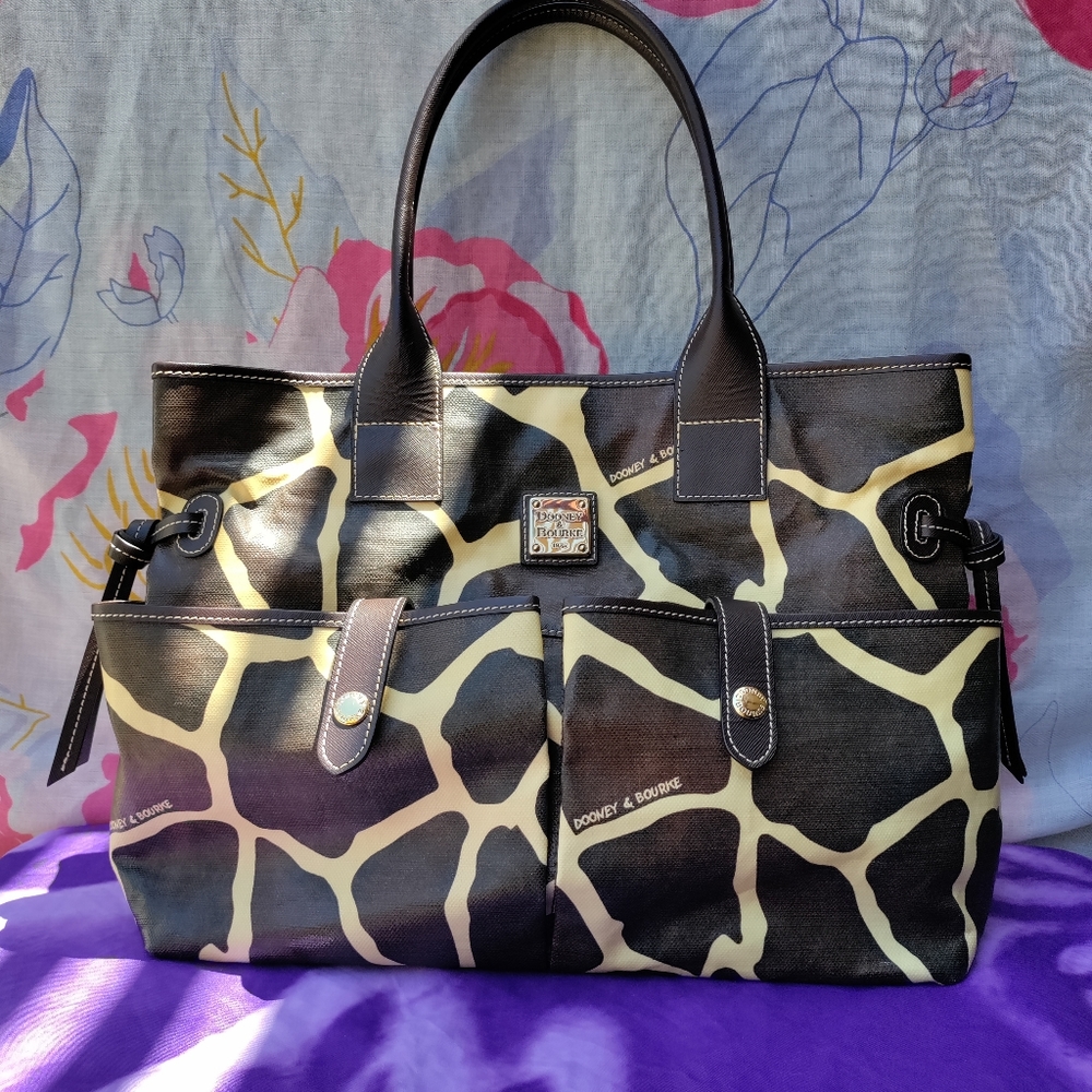 Vintage giraffe print Dooney & Bourke bag
